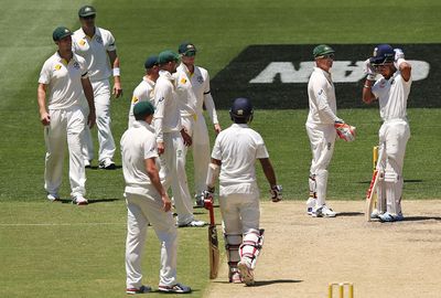 The Australian side quickly raced into see if Kohli was okay. (Getty)