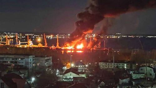 Un avión militar ucraniano dañó un barco ruso amarrado en el Mar Negro frente a la costa de Crimea.