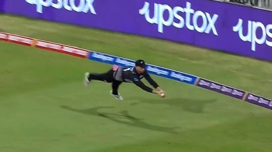 Devon Conway pulls off 'Superman' catch as Rauf helps Pakistan to 5-wicket win over New Zealand