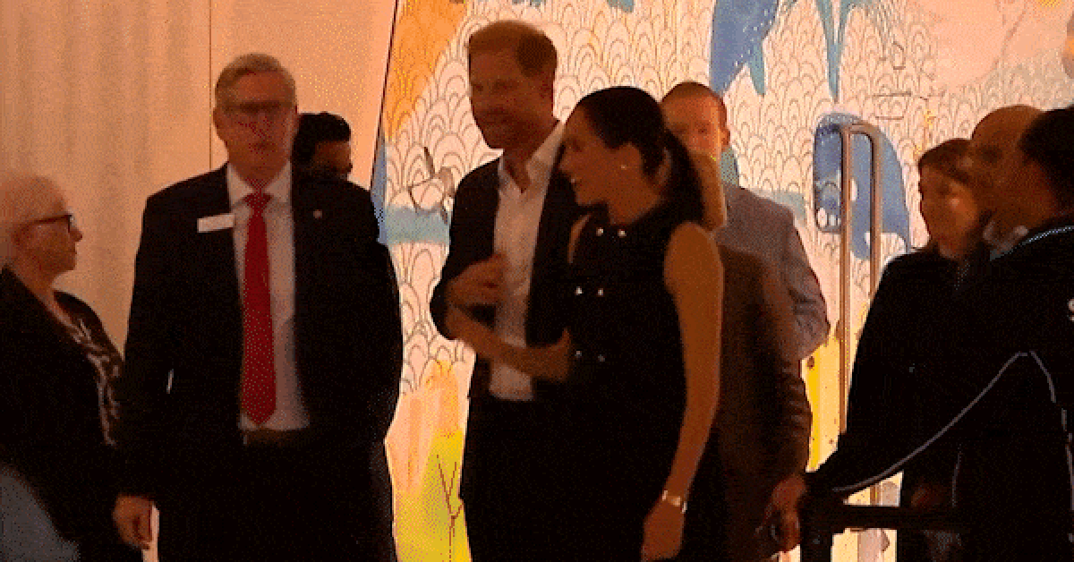 Harry and Meghan arrive at children's hospital for first stop on Aussie tour