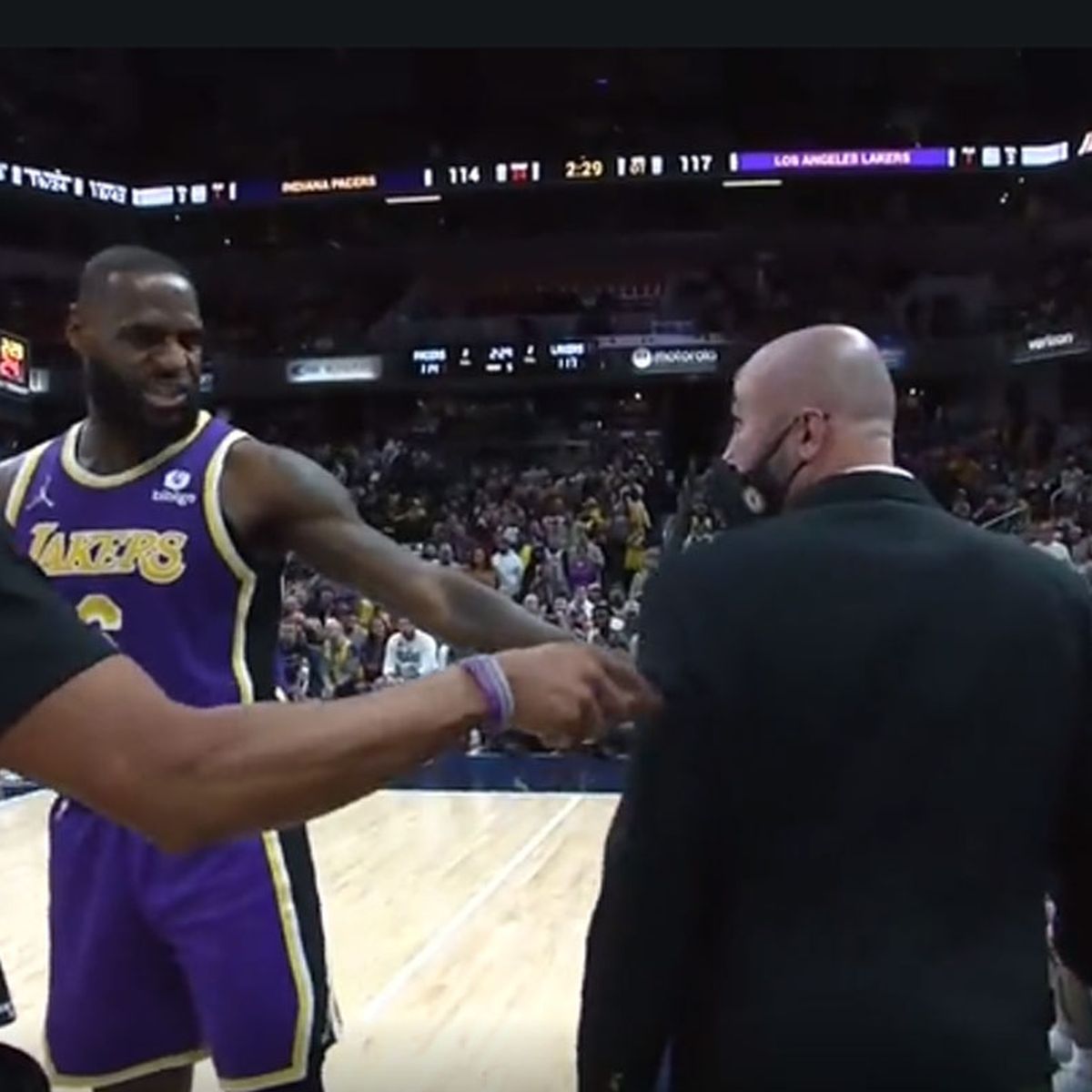 LeChoke- NBA fans mock LeBron James and LA Lakers after they blow 10-point  lead in 90 secs against Jazz