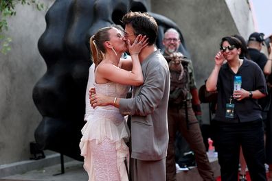 Scarlett Johansson and Jonathan Bailey