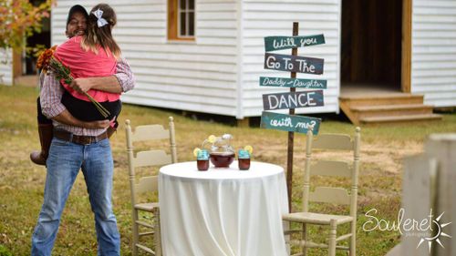 Heartfelt single father asks daughter to daddy-daughter dance