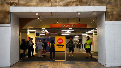 Sydney's train network came grinding to a halt yesterday after disputes between the state government and Rail, Tram and Bus Union broke down. 