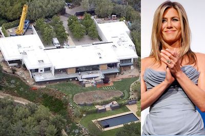 <br/>Ker-ching! Jennifer Aniston is converting her newly-renovated garage into a $60,000 drive-in wardrobe... because she needs more space for all her designer duds. <br/><br/>But the former <i>Friends</I> star isn't the only celeb whose house is full of flashy features! <br/><br/>From Kim Kardashian's $750k "glam room" to Gisele Bundchen's moat and draw bridge, check out the most extreme homes in Tinseltown....<br/>