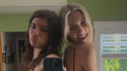 Piper James, 19 anos, foi encontrado morto em K'Gari, anteriormente conhecida como Ilha Fraser, ontem de manhã cercado por um bando de cerca de 10 dingos. A adolescente canadense estava viajando com seu amigo Taylor Stricker.