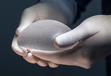 What proportion of breast implant devices used in Australia from 2012 to 2020 were silicone?