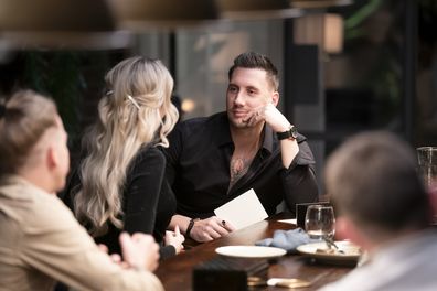 Layton and Melinda answer questions from the Honesty Box during final MAFS 2023 Dinner Party