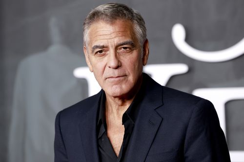 LOS ANGELES, CALIFORNIA - 11 NOVEMBRE: George Clooney partecipa alla premiere di Los Angeles di Netflix 