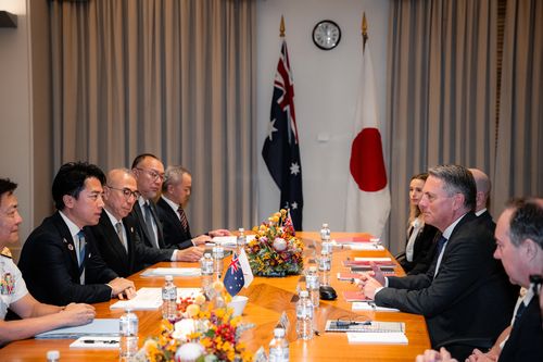 小泉进二郎、理查德·马尔斯