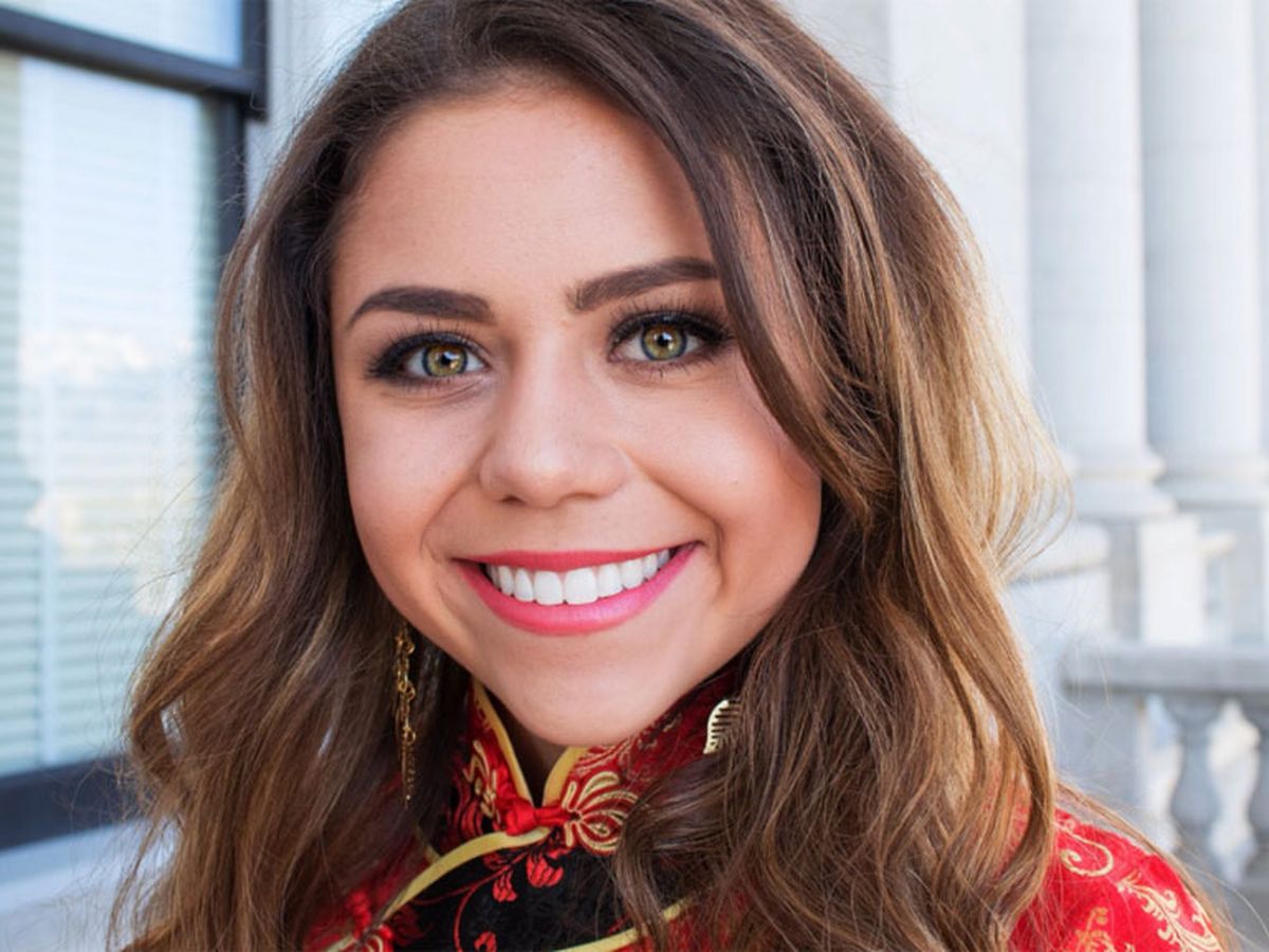 Teen girl criticised over her choice of Chinese prom dress - 9Honey