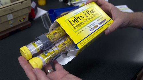 Mylan agrees to pay $465m over EpiPen overcharging accusations