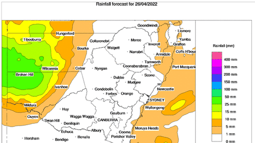 Residents in NSW'S far west are urged to take care on roads, as a trough brings the potential of flash flooding. Alt