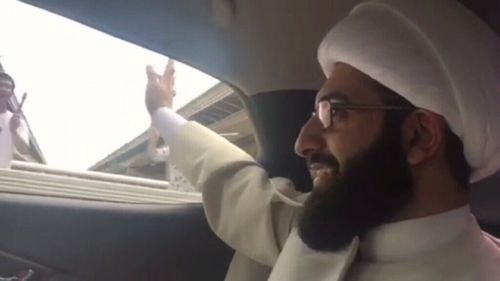 Tawhidi's detractors deride him as a "fake sheikh".