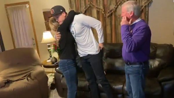 ESPN showed Mike Vrabel's house and people thought someone was caught  pooping