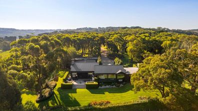 Mornington Peninsula property real estate Melbourne Victoria Australia mansion rural living farms prices millions 