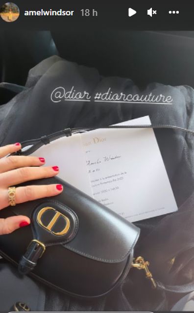 Amelia Windsor shares close-ups of her new Dior Bobb East-West bag on her way to Paris Fashion Week.