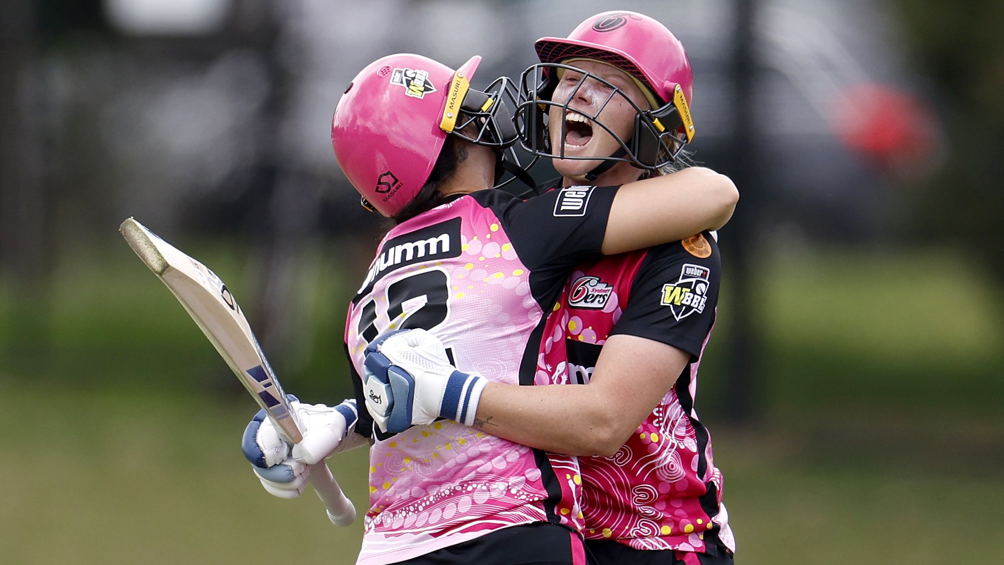 Alyssa Healy of the Sixers celebrates her winning run against the Scorchers. (Photo by Jonathan DiMaggio/Getty Images)