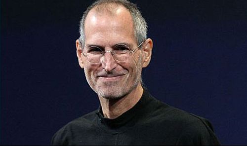 Holmes' penchant for wearing black turtlenecks drew her comparisons to Steve Jobs. (AP/AAP)