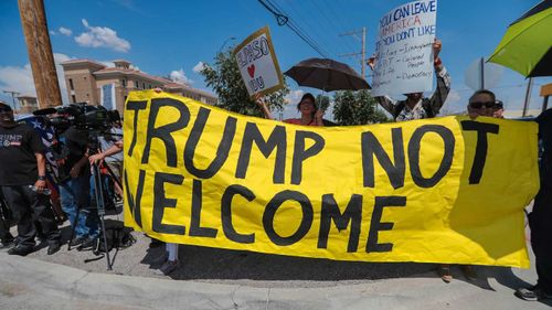 Protesters in El Paso make their opinions on Donald Trump known.