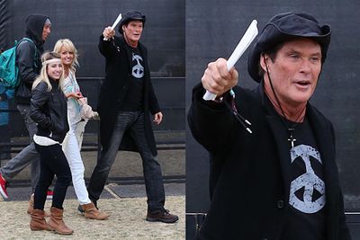 Even the Hoff has a go at being a hipster, with a few handy hints from his twenty-something girlfriend.<br/><br/>Woodstock wannabes: Hollywood stars dress up to look dressed down as they mingle with the crowd at US music festival Coachella.