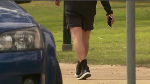 Sometimes phone robberies can turn violent, police warned. (9NEWS)