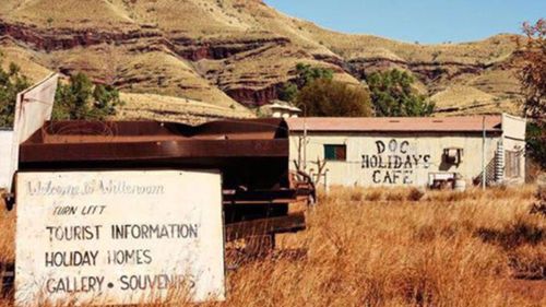 Final landowners and residents of asbestos riddled WA town to be forced out