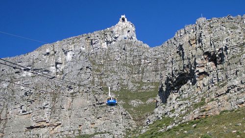 A cable car ascends Table Mountain. Photo: Getty Images