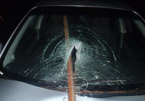 WA P-plater cheats death after metal pole narrowly misses driver’s head  