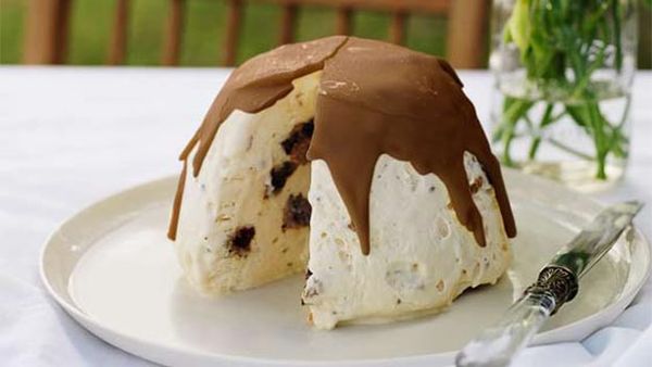 Christmas pudding & white chocolate semifreddo