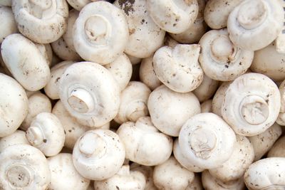 White mushrooms: 396mg
potassium per 100g (1 cup, sliced)