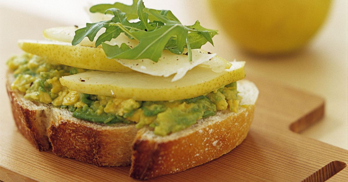 Pear, avocado and rocket open sandwiches - 9Kitchen