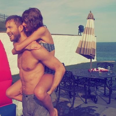 4. It's Taylor Swift and her cat again! Whoops, that's BF Calvin Harris. Likes: 2.5 million. Comments: 76.9k.