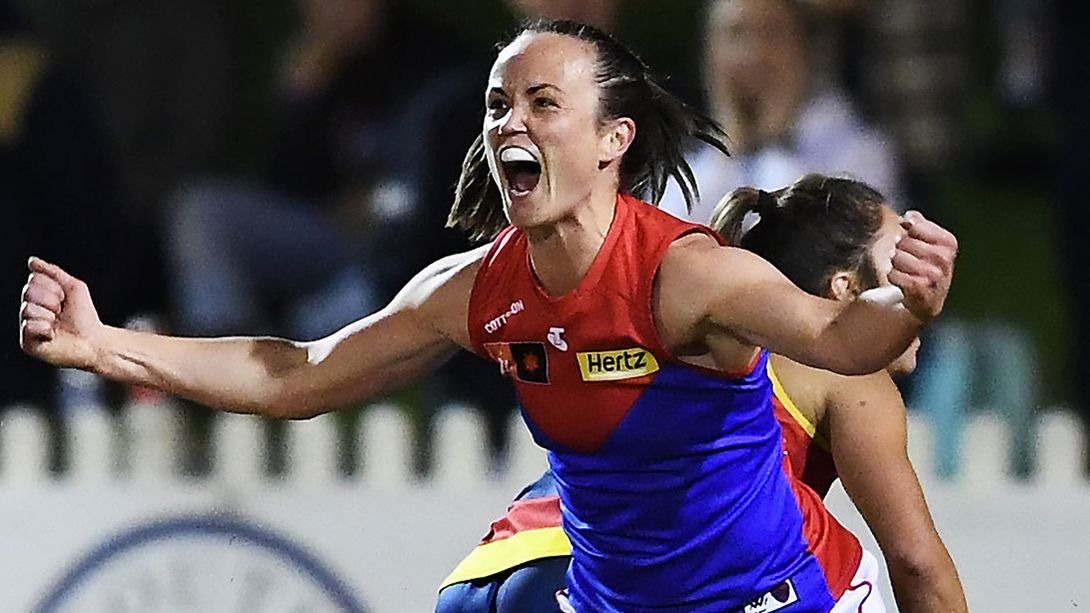 AFLW star Daisy Pearce in action