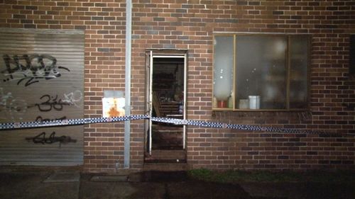 Police investigate fire at Botany (9News)