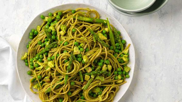 Avocado pesto pasta