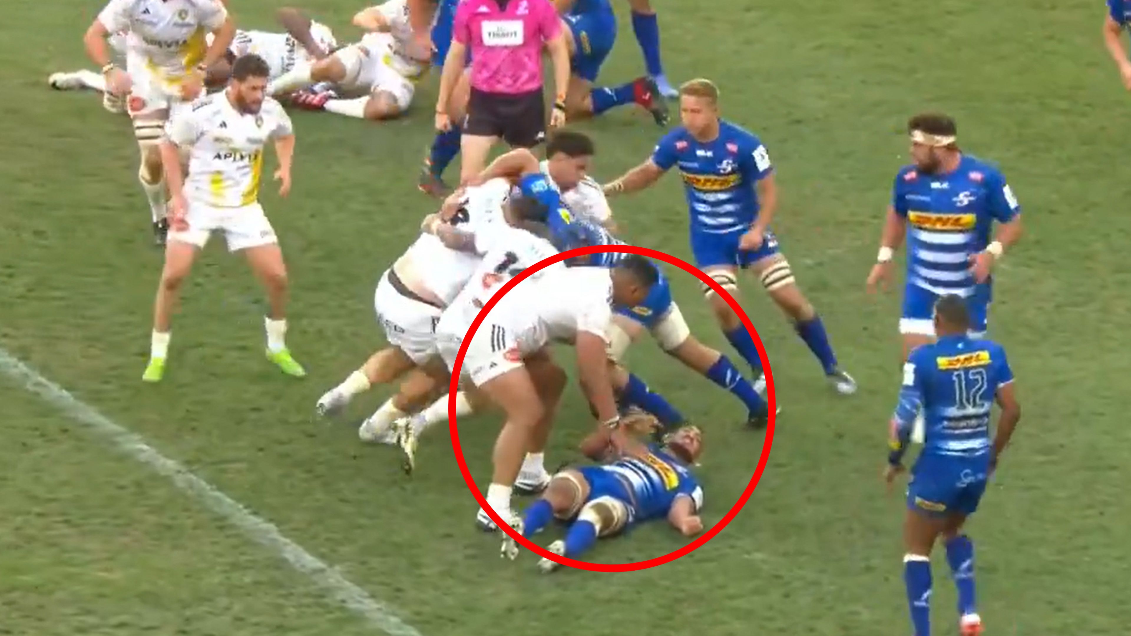 La Rochelle player Will Skelton protects Salmaan Moerat of the Stormers in the Europen Rugby Champions Cup. 