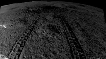 Tracks showing Yutu-2's approach to the crater Picture: China Lunar Exploration Project