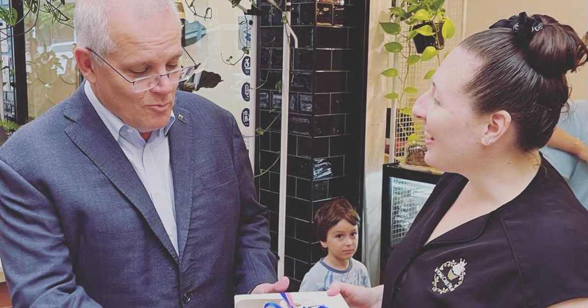 Family-run bakery trolled after posting photo from Scott Morrison visit: 'It's been a rough 24 hours' - 9Honey