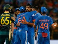 India beat Aussies in T20 series hammering