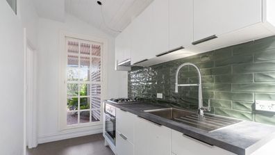 Kitchen splashback rental tenants Melbourne Domain listing