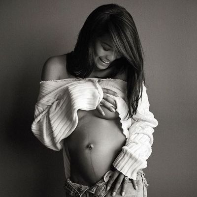 Supermodel, Chanel Iman, has just become the latest
Victoria&rsquo;s Secret angel who will swap her embellished wings for a baby bump for
the next nine months.<br />
<br />
The 27-year-old, <a href="https://style.nine.com.au/2018/03/06/15/03/chanel-iman-wedding-victorias-secret-model" target="_blank">who wed boyfriend Sterling Shepard inMarch,</a> has announced she is expecting her very first child.<br />
<br />
Iman took to <a href="https://www.instagram.com/chaneliman/" target="_blank">Instagram</a> to share a candid black and white
snap of her bump with her 1.5 million followers.<br />
<br />
&ldquo;Daddy and Mommy can&rsquo;t wait to meet you. As I approach
motherhood I want to wish a Happy Mother&rsquo;s Day to all mothers and mommies to be ❤,&rdquo; she captioned
the photo.<br />
<br />
The former Victoria&rsquo;s Secret angel, who has also worked with
Burberry, Gucci and Tom Ford, will have no problem looking for friends for
maternity wear advice.<br />
<br />
From Chrissy Teigen&rsquo;s thigh-high boots, Behati Prinsloo&rsquo;s
fitted mini dresses and Miranda Kerr&rsquo;s block heels, supermodels are in a league
of their own when it comes to incorporating maternity wear into their wardrobe.<br />
<br />
While Chanel begins the countdown to motherhood, we have
rounded up some of our favourite supermodel-approved pregnancy looks for her to
take inspiration from.