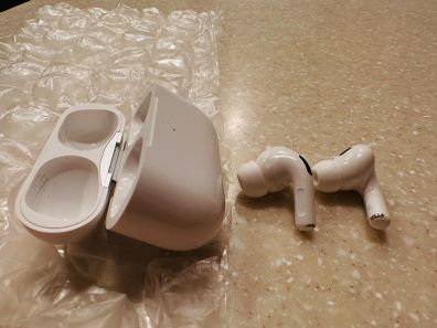 This woman left her AirPods on a plane. She tracked them to an airport worker's home