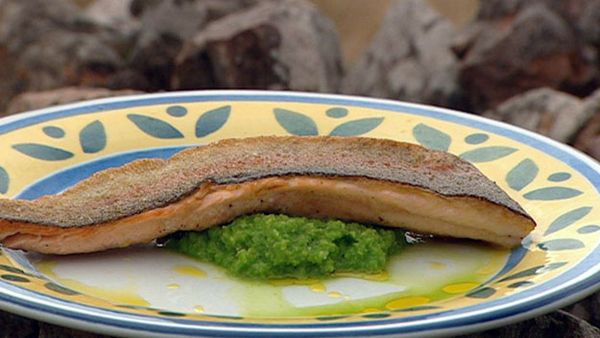 Rainbow trout fillet with mushy peas