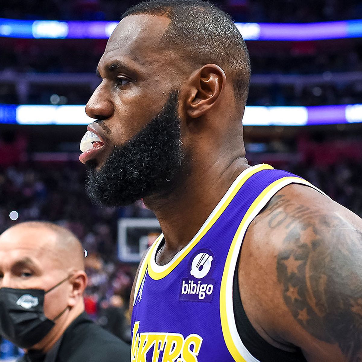 NBA: LeBron James ejected after Isaiah Stewart brawl, Anthony Davis defends  LA Lakers star amid 'dirty' claims
