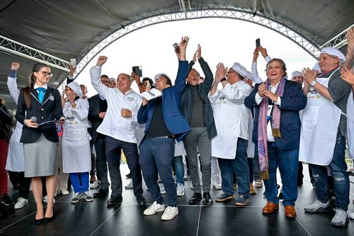 Brutarii francezi au revendicat titlul de cea mai lungă baghetă din lume. 