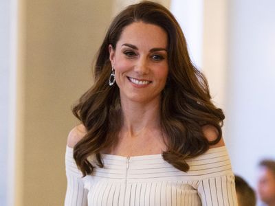 How to create Kate Middleton's wavy blow out - 9Style