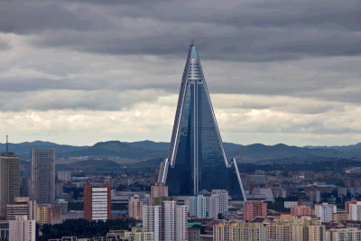 <strong>The
Ryugyong Hotel in Pyongyang, North Korea</strong>