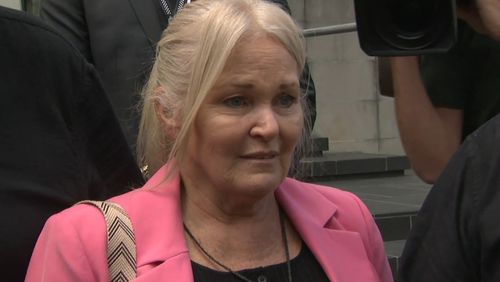 A mãe de Kelly T'Hart, Susan T'Hart