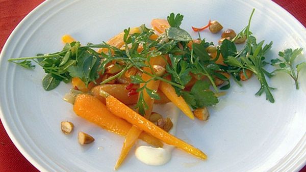 Organic carrot salad with yoghurt, almond and honey dressing